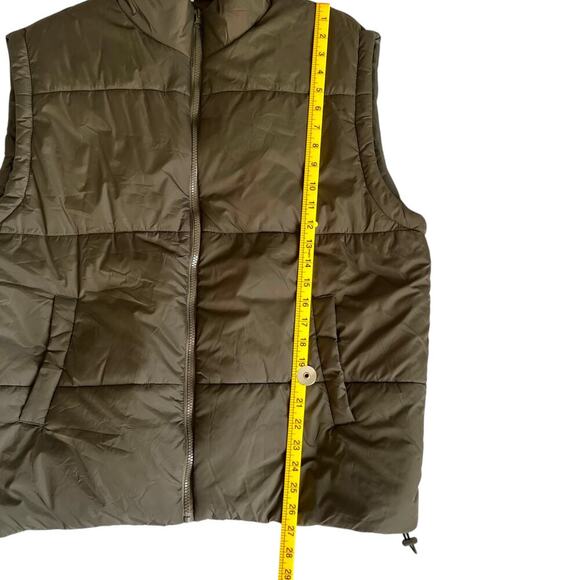 Women’s Boxy Zip Up Puffer Vest Olive Size XL - Picture 8 of 8